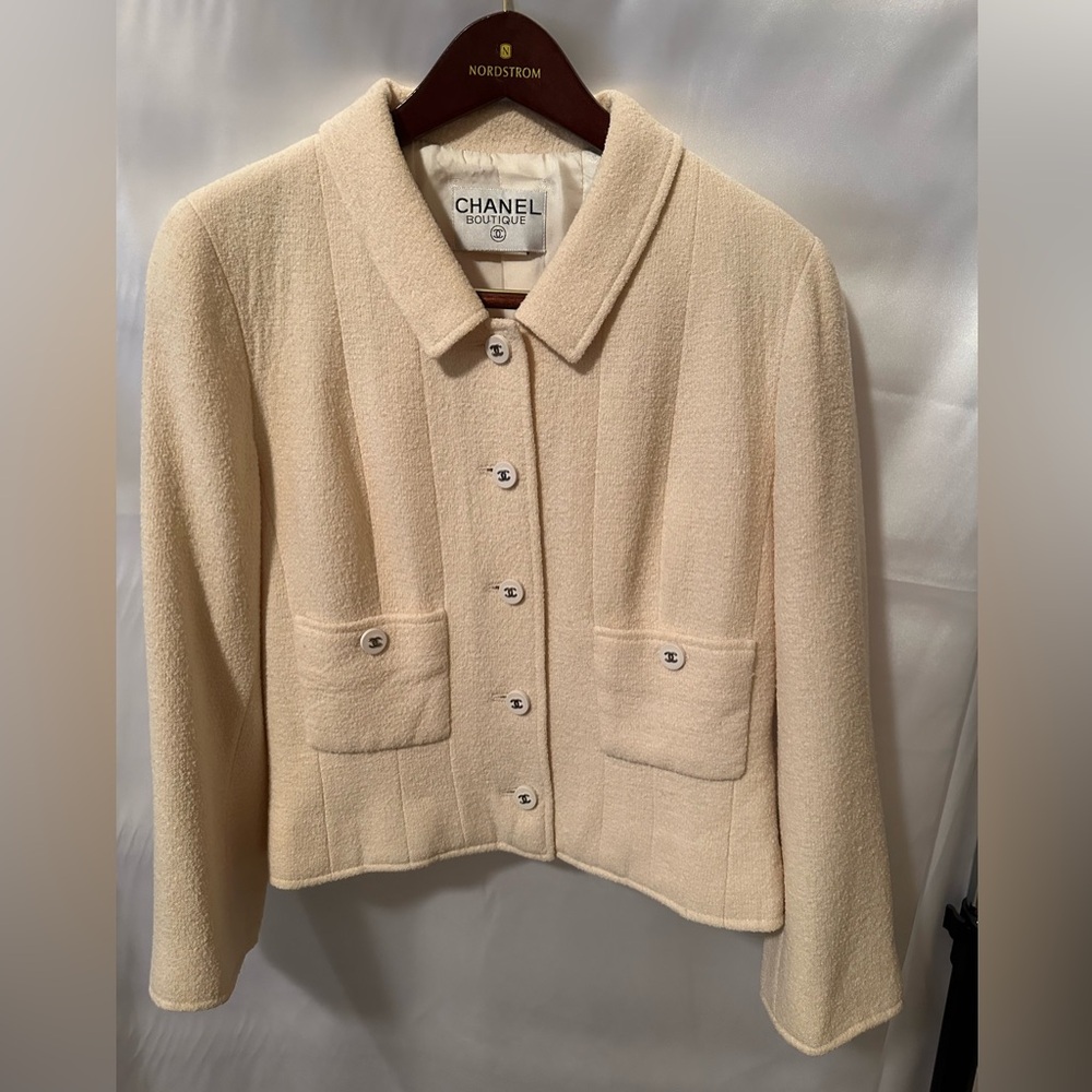 Chanel Cream Bouncle Wool Suit Eu 42